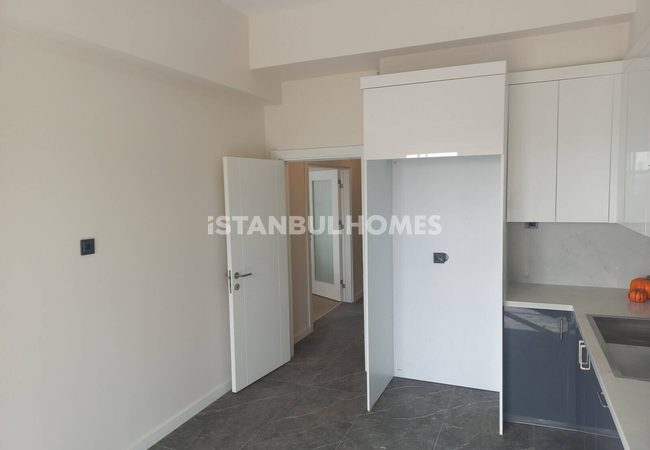 Flats in a Complex with a Pool in Buyukcekmece 5