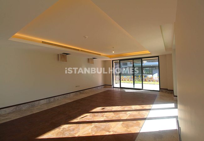 Elegant Apartments in a Richly-featued Complex in Bakirkoy 10