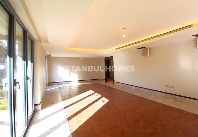 Bakırköy'de Zengin Özelliklere Sahip Sitede Satılık Şık Daireler 11