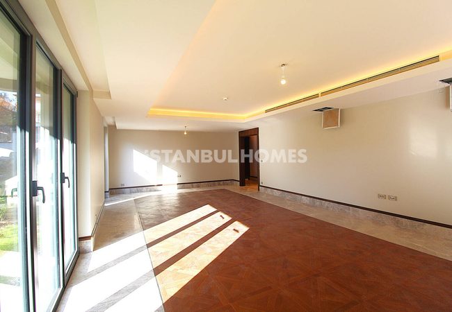 Elegant Apartments in a Richly-featued Complex in Bakirkoy 11