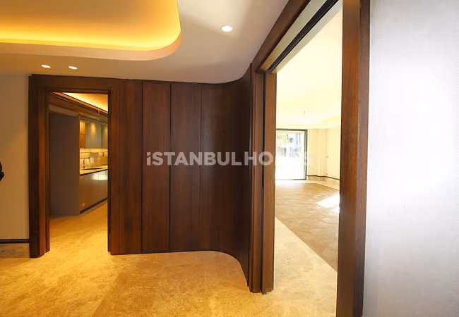 Bakırköy'de Zengin Özelliklere Sahip Sitede Satılık Şık Daireler 35