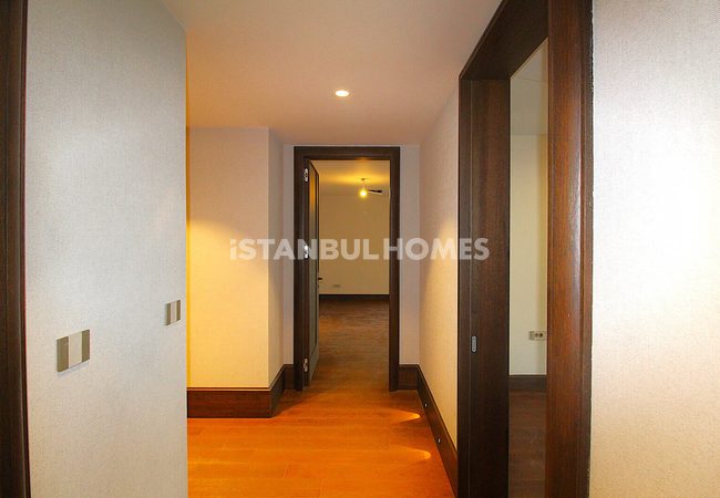 Elegant Apartments in a Richly-featued Complex in Bakirkoy 36