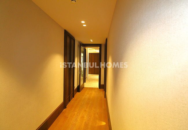 Elegant Apartments in a Richly-featued Complex in Bakirkoy 37