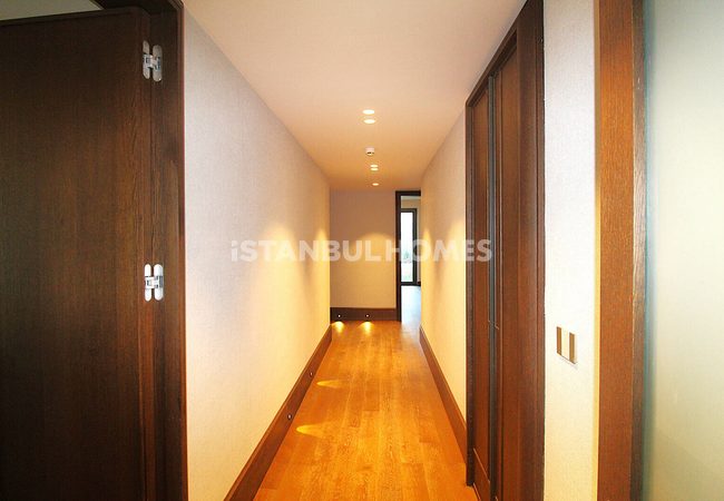 Elegant Apartments in a Richly-featued Complex in Bakirkoy 38