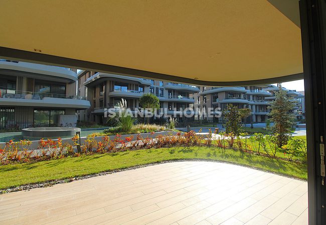 Elegant Apartments in a Richly-featued Complex in Bakirkoy 39