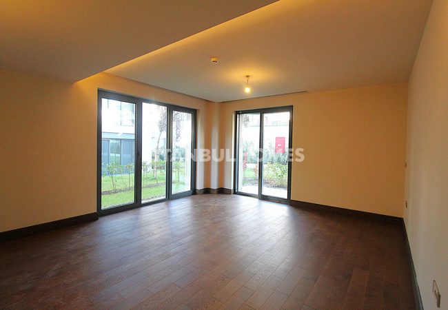 Elegant Apartments in a Richly-featued Complex in Bakirkoy 16
