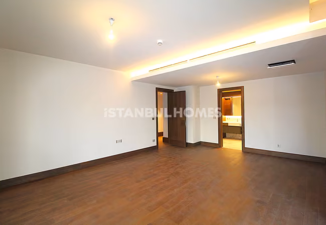 Bakırköy'de Zengin Özelliklere Sahip Sitede Satılık Şık Daireler 18