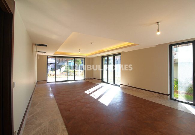 Elegant Apartments in a Richly-featued Complex in Bakirkoy 9