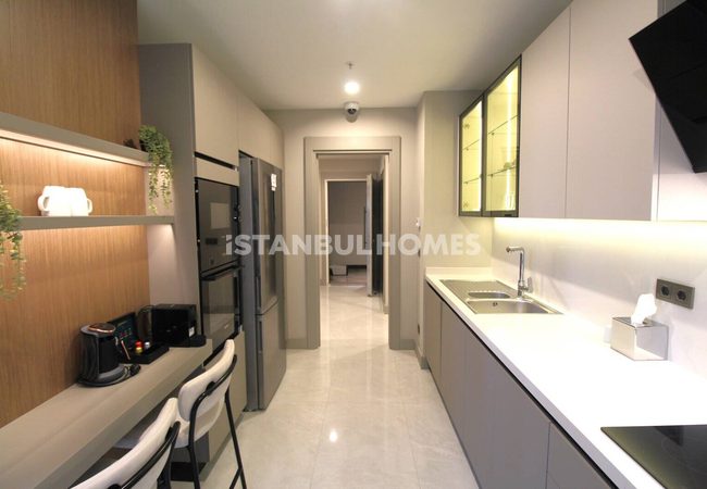 شقق أنيقة في مشروع سكني متكامل في منطقة باغجيلار 10