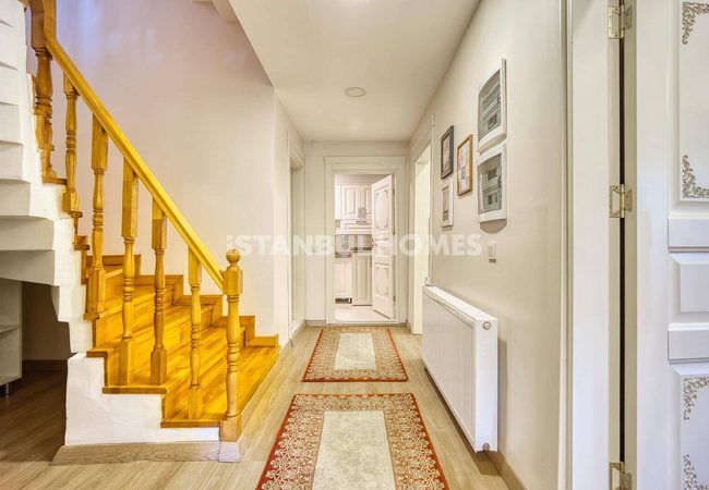 İstanbul Büyükçekmece'de Marina Yakınında Havuzlu Geniş Villa 36