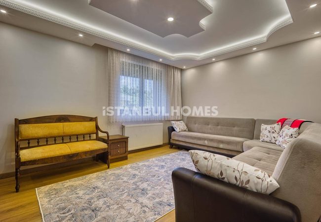İstanbul Büyükçekmece'de Marina Yakınında Havuzlu Geniş Villa 26