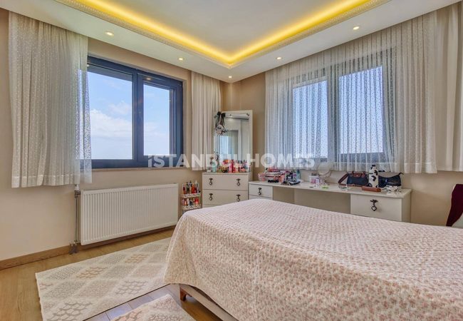 İstanbul Büyükçekmece'de Marina Yakınında Havuzlu Geniş Villa 22