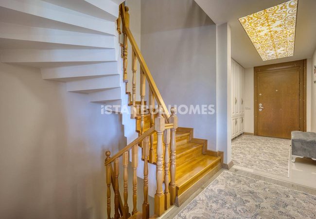 İstanbul Büyükçekmece'de Marina Yakınında Havuzlu Geniş Villa 35