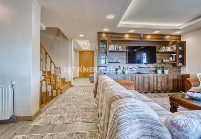 İstanbul Büyükçekmece'de Marina Yakınında Havuzlu Geniş Villa 13
