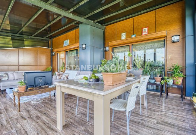 İstanbul Büyükçekmece'de Marina Yakınında Havuzlu Geniş Villa 28