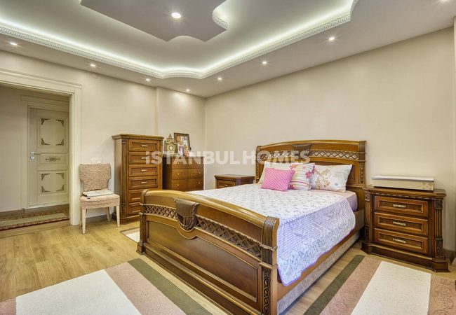 İstanbul Büyükçekmece'de Marina Yakınında Havuzlu Geniş Villa 18
