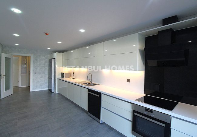 High-end Middle Floor Apartment in Eyüpsultan Istanbul 24