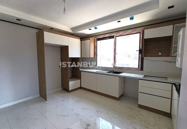 Flats with Community Pool and Parking Lot in İstanbul 14