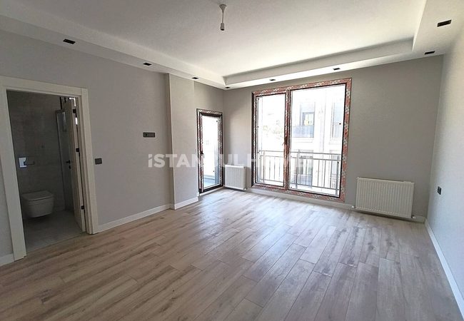Flats with Community Pool and Parking Lot in İstanbul 15