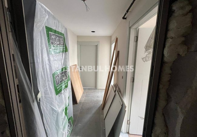 شقق تطل على البحر في مجمع يحتوي على حمام سباحة في كارتال اسطنبول 17