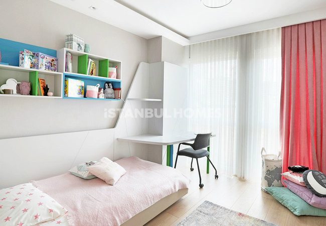 Real Estate in a Complex with Rich Facilities in Kucukcekmece 20
