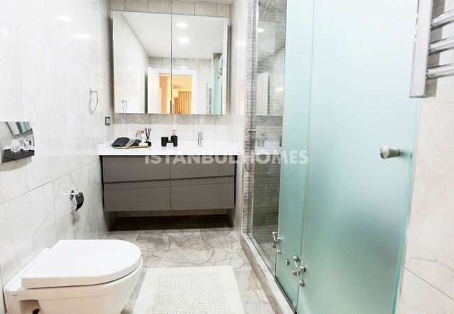 Real Estate in a Complex with Rich Facilities in Kucukcekmece 19