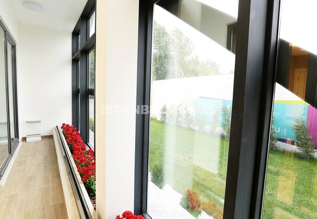 Real Estate in a Complex with Rich Facilities in Kucukcekmece 17