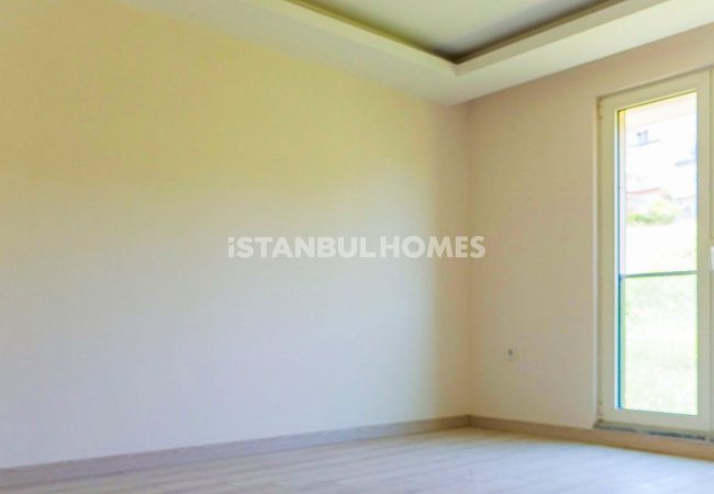Spacious Sea View Real Estate in Buyukcekmece, Istanbul 18