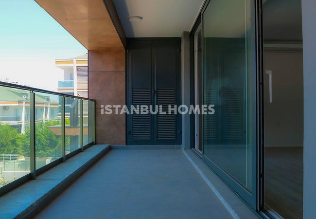 Spacious Sea View Real Estate in Buyukcekmece, Istanbul 23