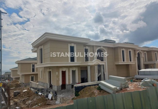 Büyükçekmece’de Villa Sitesinde Havuzlu ve Bahçeli Villalar 16