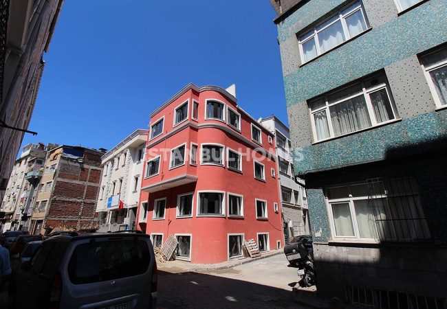 Fully Furnished Renovated Building in Istanbul Fatih 18