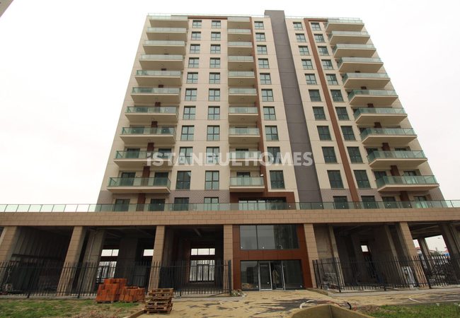 Immobilien Mit Seeblick In Der Nähe Der Hauptstraße In Istanbul 24