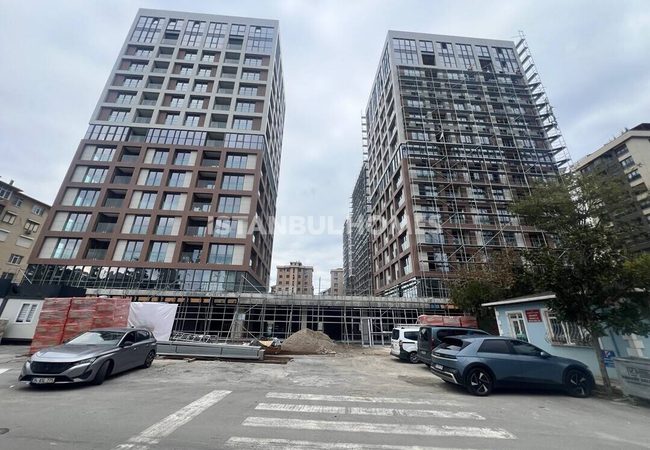İstanbul Kadıköy'de Havuzlu Sitede Şehir Manzaralı Daireler 27