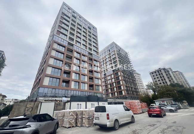 İstanbul Kadıköy'de Havuzlu Sitede Şehir Manzaralı Daireler 28