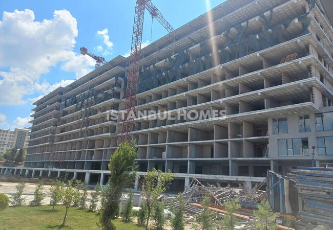 Spacious Lake-view Flats in a Complex with Pool in Istanbul 2