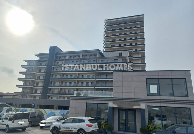 Flats in a Complex with a Pool in Buyukcekmece 19