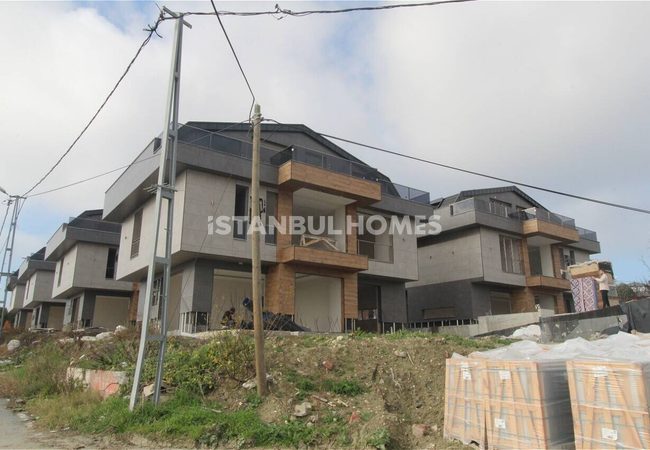 Luxurious Nature-view Houses with Pools in Beylikdüzü İstanbul 19