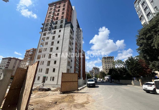 شقق تطل على البحر في مجمع يحتوي على حمام سباحة في كارتال اسطنبول 20